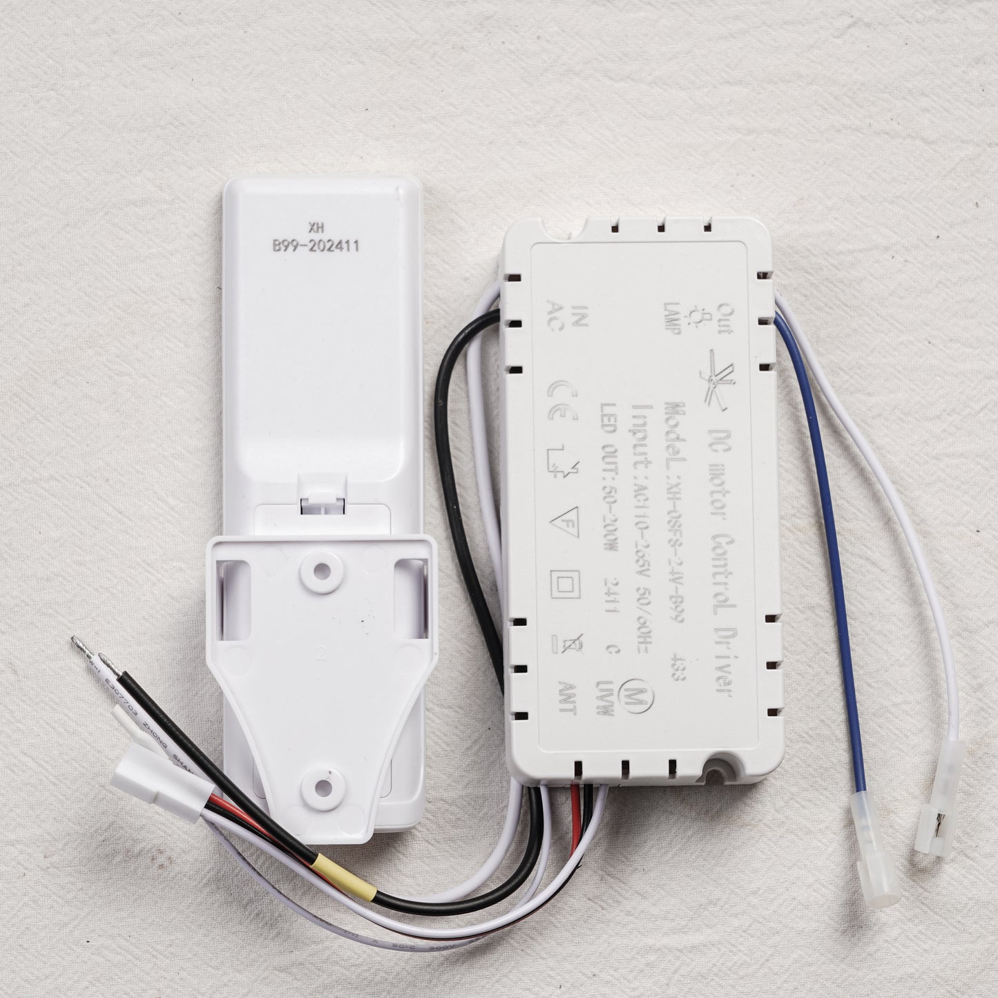 Universal Ceiling Fan with Light Remote Control Kit (B99-202411)